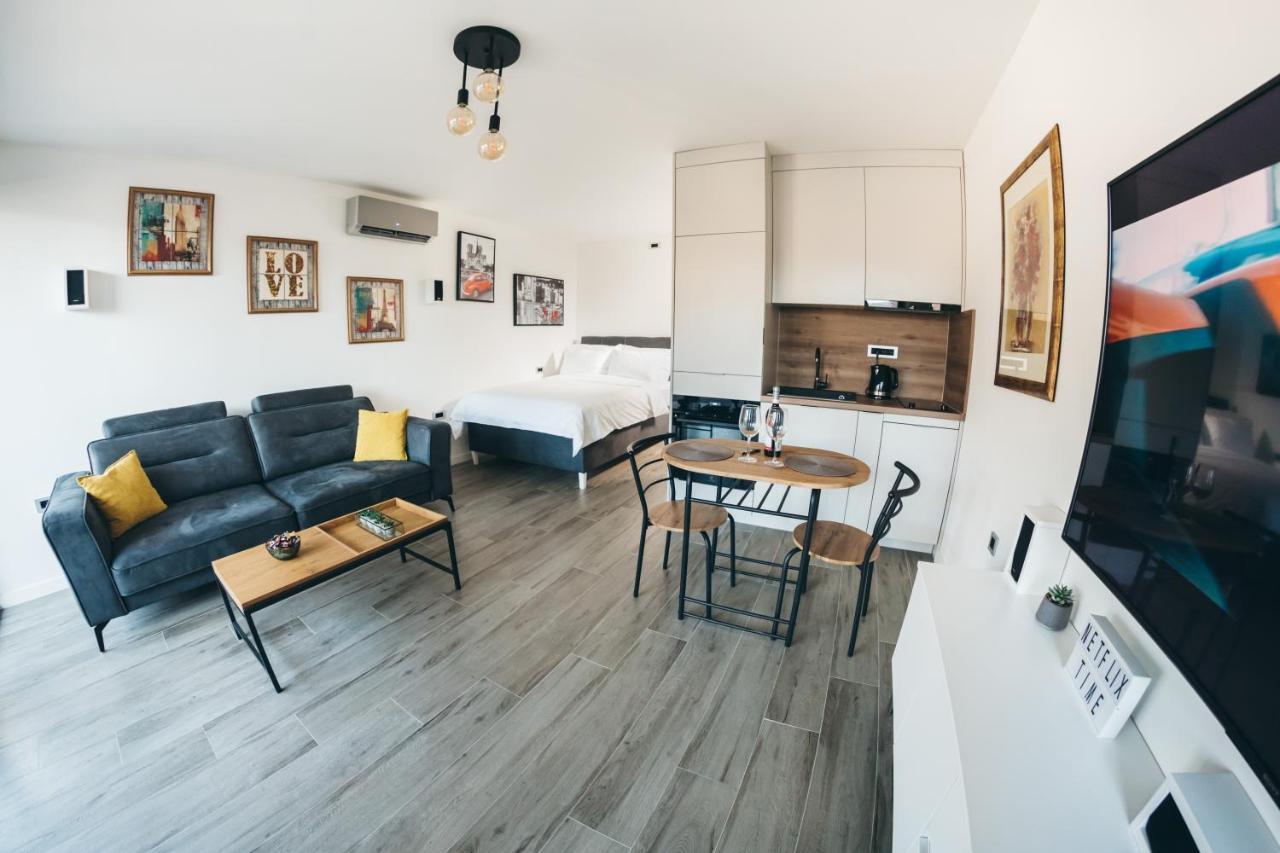 Hellosky Apartment *