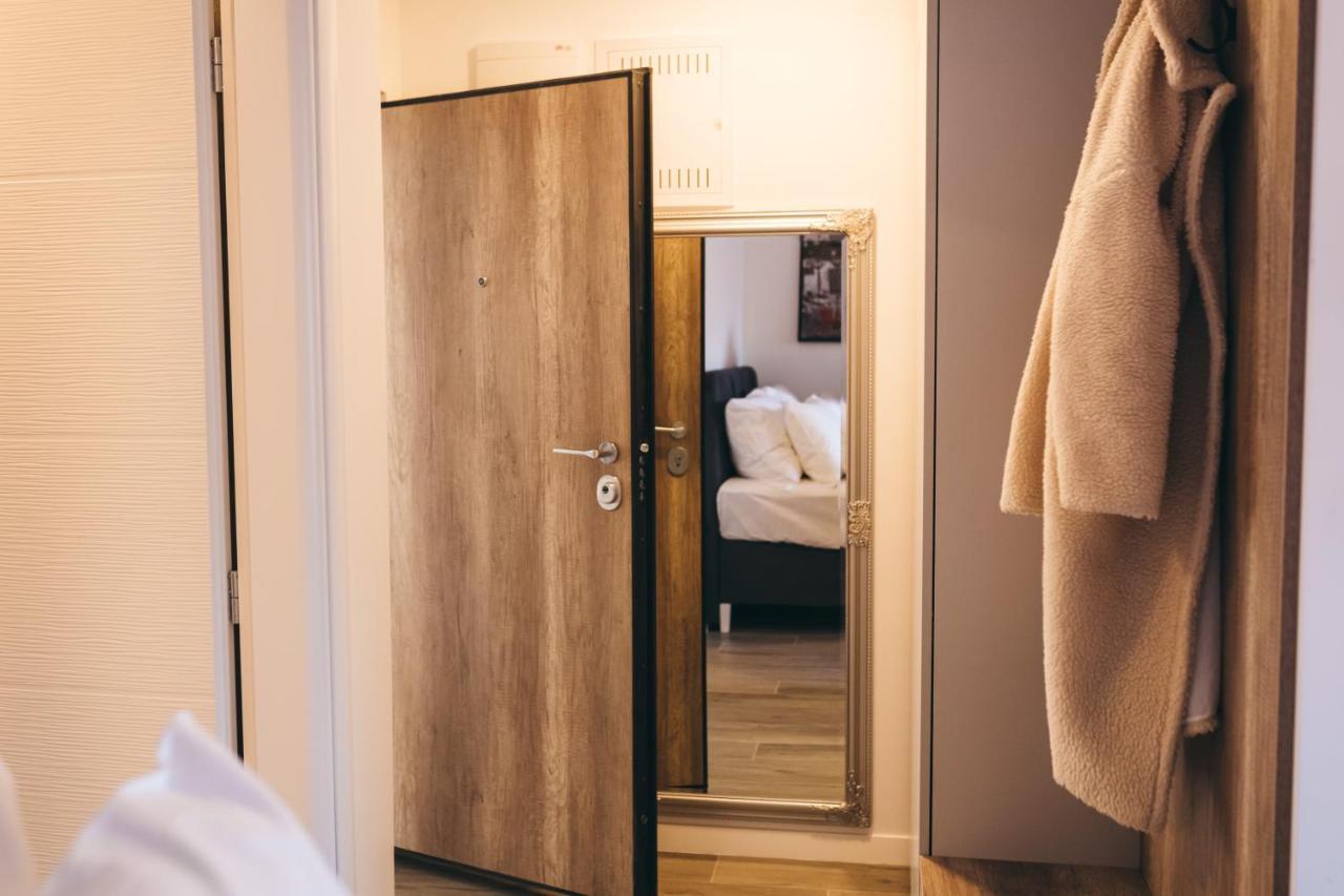 Apartament Hellosky *